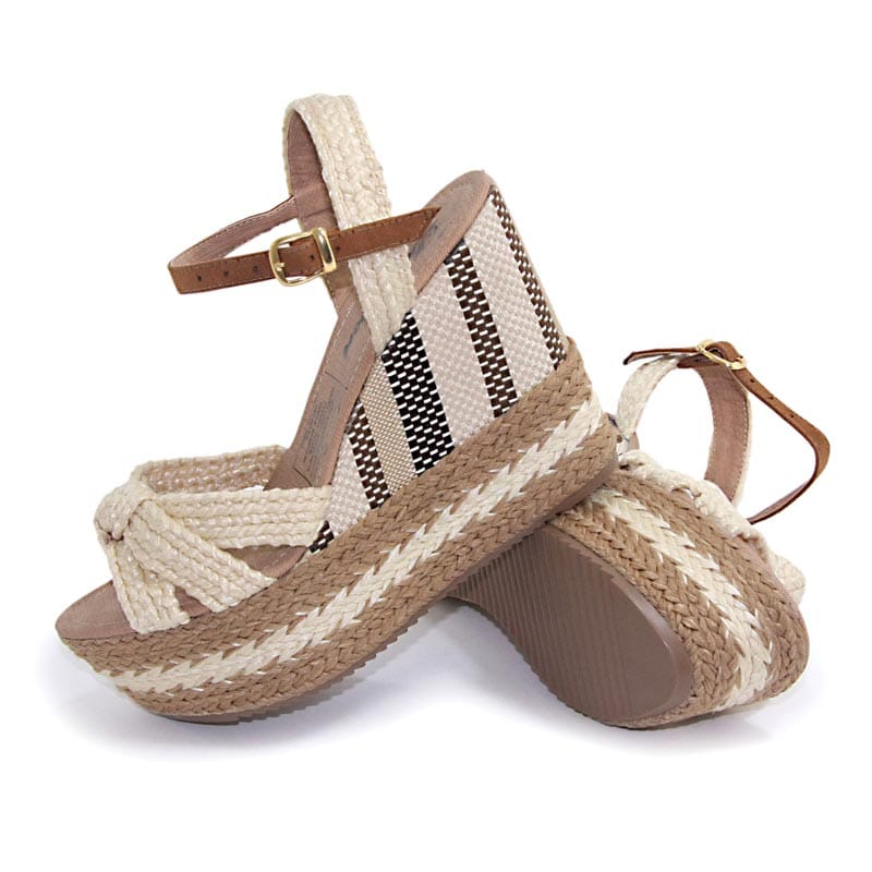 Sandalias de plataformas color beige en yute