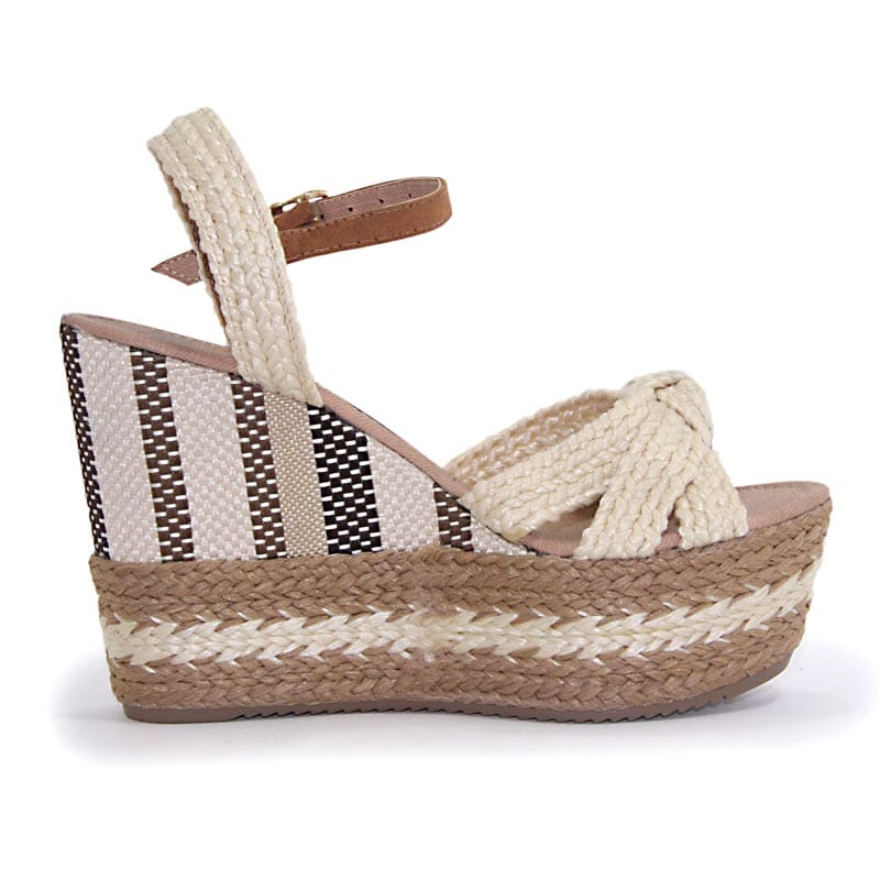 Sandalias de plataformas color beige en yute