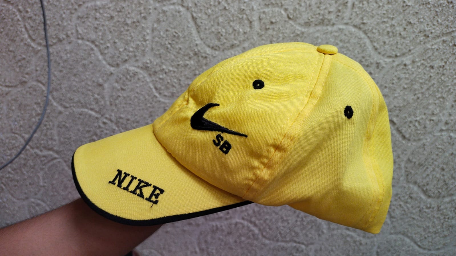 Gorra color amarillo